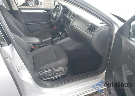 2015 Volkswagen Jetta 1.8T Se z USA, uszkodzony, nr VIN 3VWD17AJ5FM248827